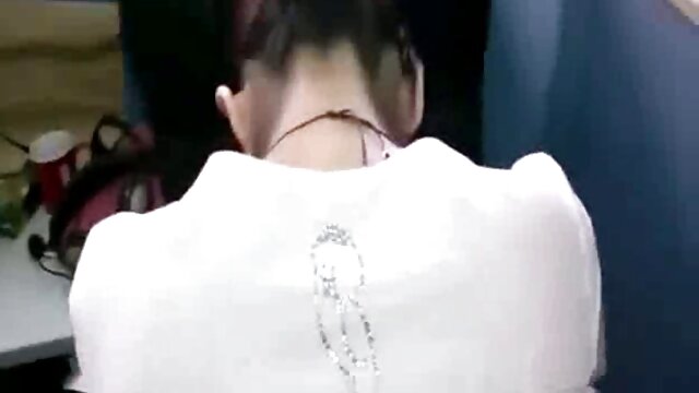 놀라운 :  열정으로 그녀의 남자의 거시기를 타고 러시아 갈색 머리 여자 포르노 영화 